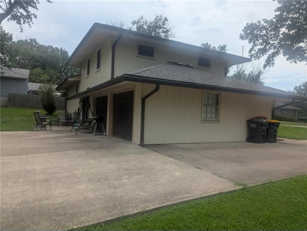 1104 W Forrest Lane — photo 45