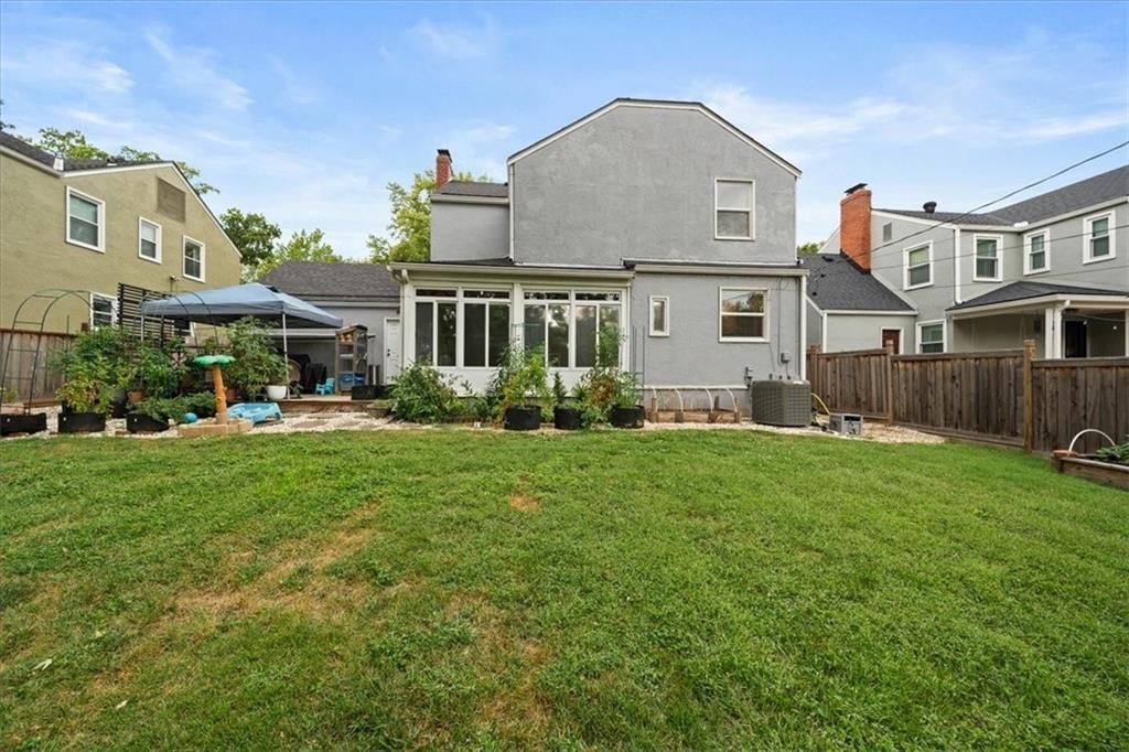 7911 Charlotte Street — photo 26
