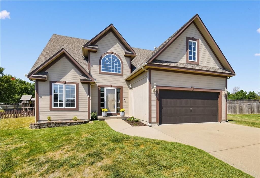 228 SW Ascot Circle, Lee's Summit, MO