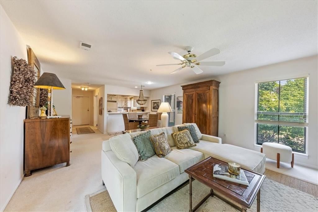 10758 Glenwood Street — photo 8