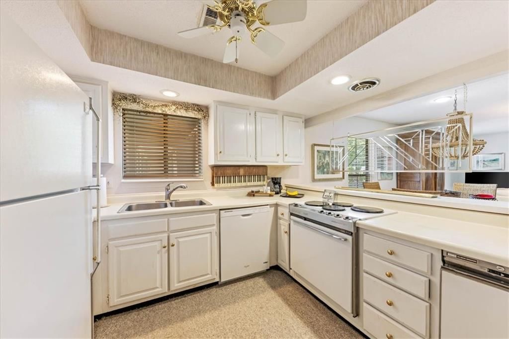 10758 Glenwood Street — photo 11