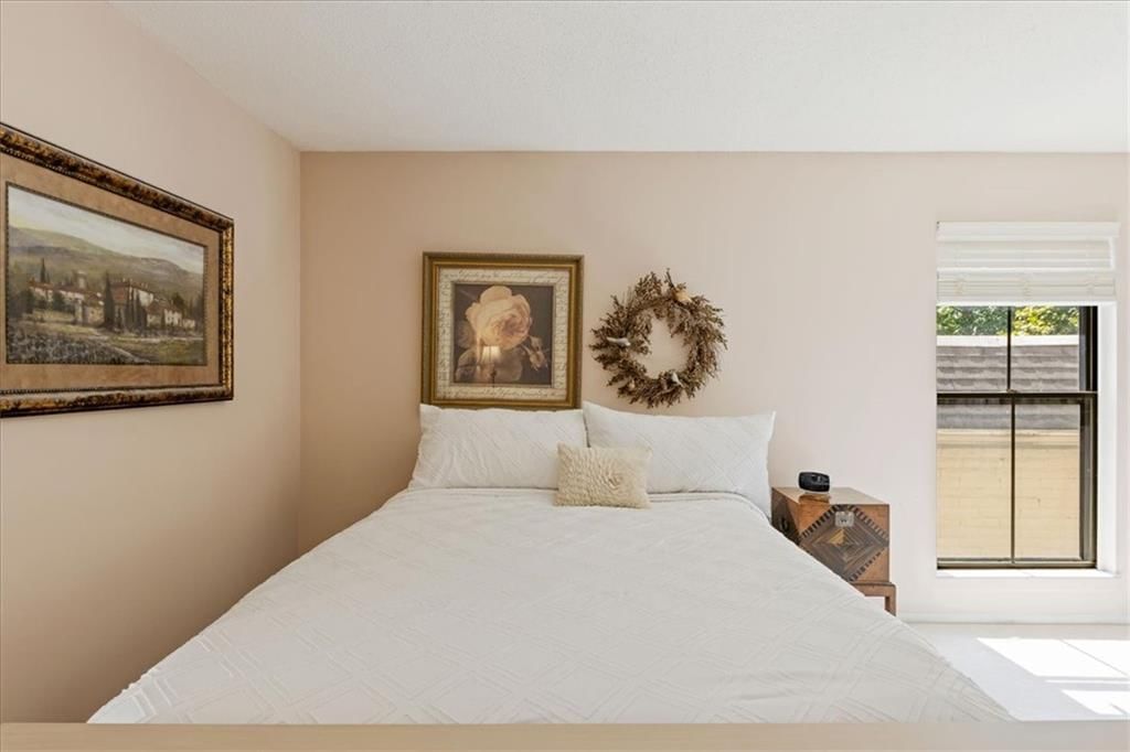 10758 Glenwood Street — photo 14