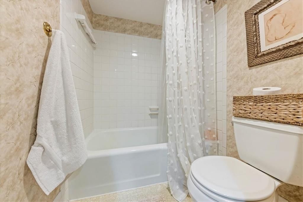 10758 Glenwood Street — photo 16