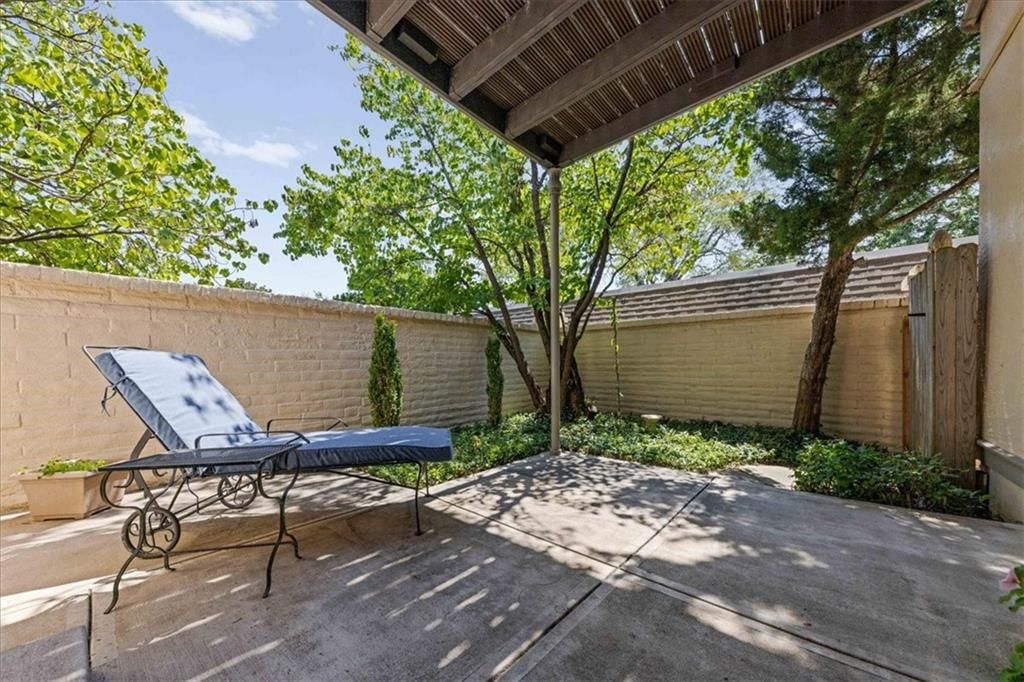10758 Glenwood Street — photo 17
