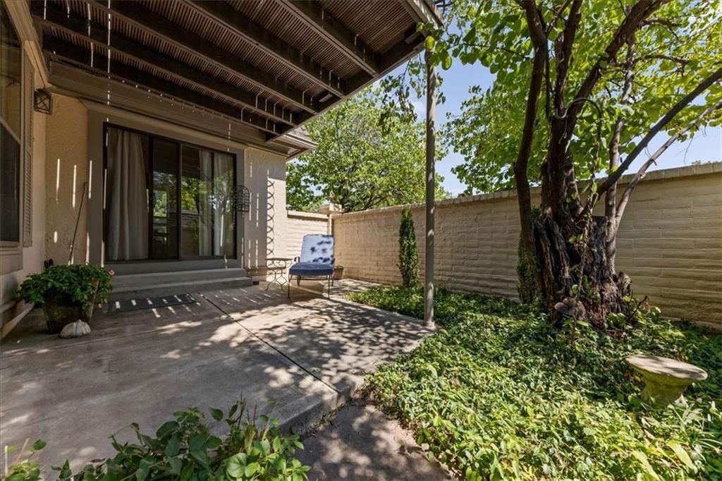 10758 Glenwood Street — photo 18