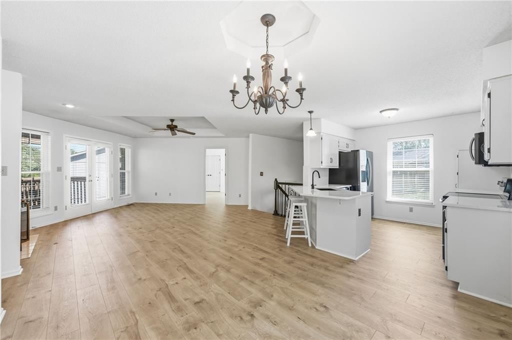 2558 NE Dale Hunter Lane — photo 3