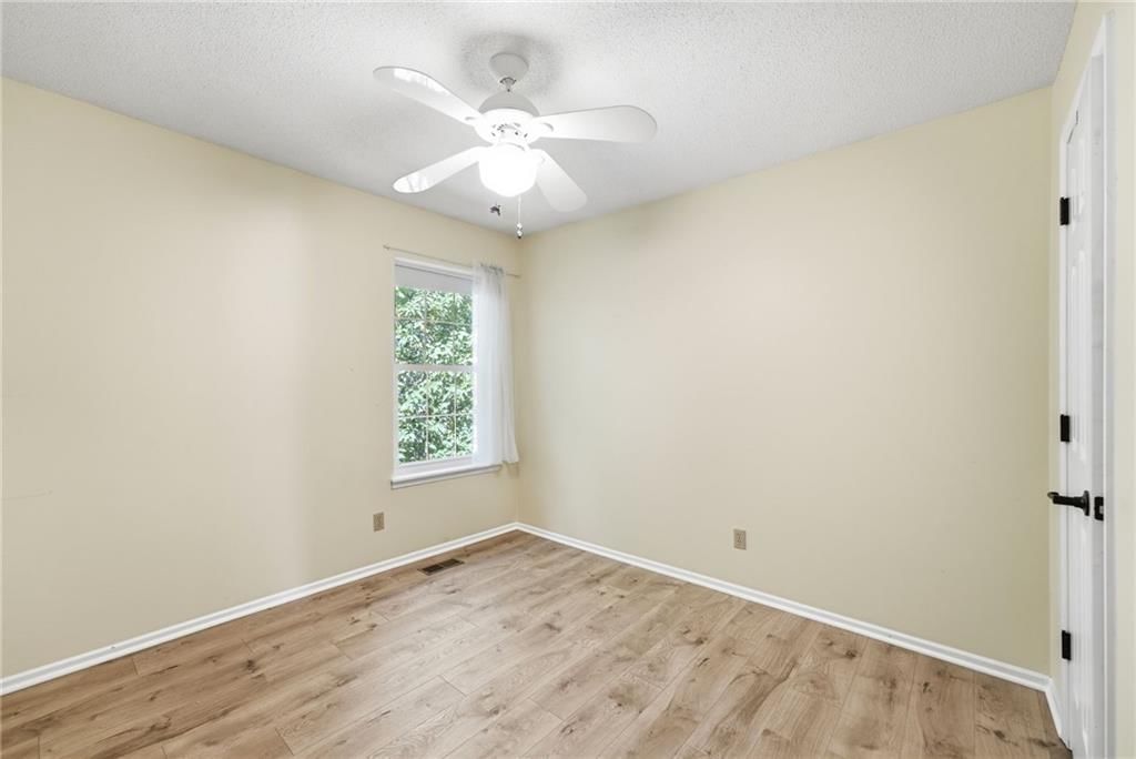 2558 NE Dale Hunter Lane — photo 13