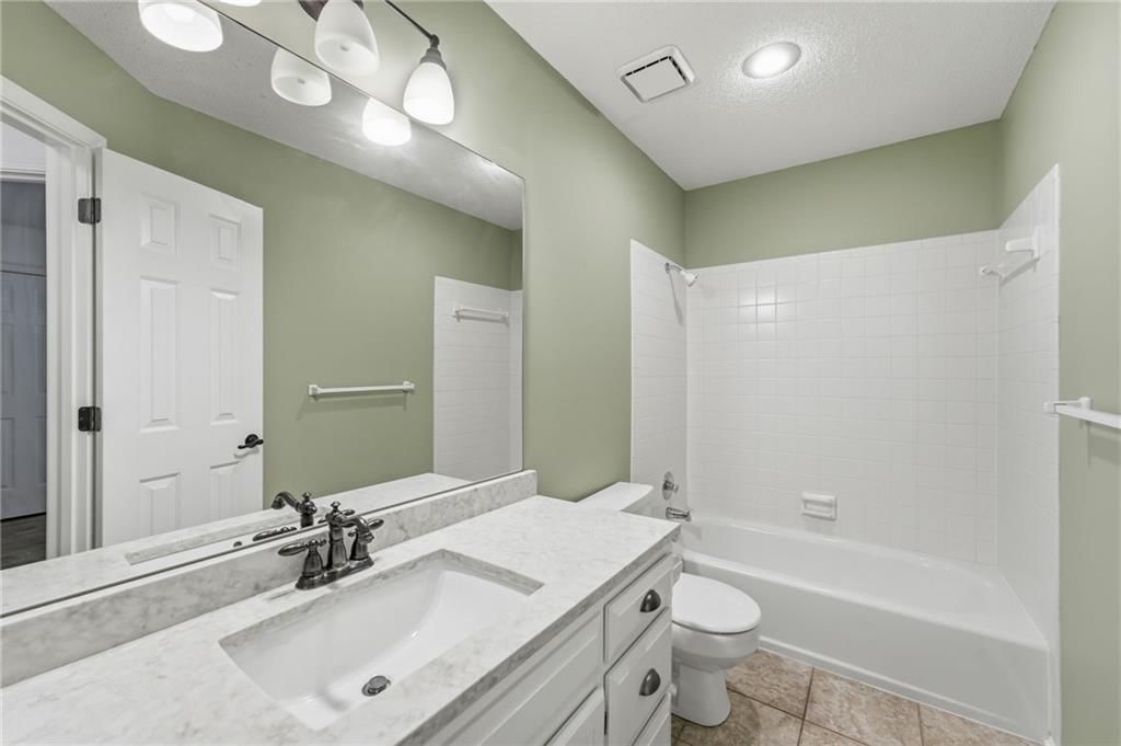 2558 NE Dale Hunter Lane — photo 15