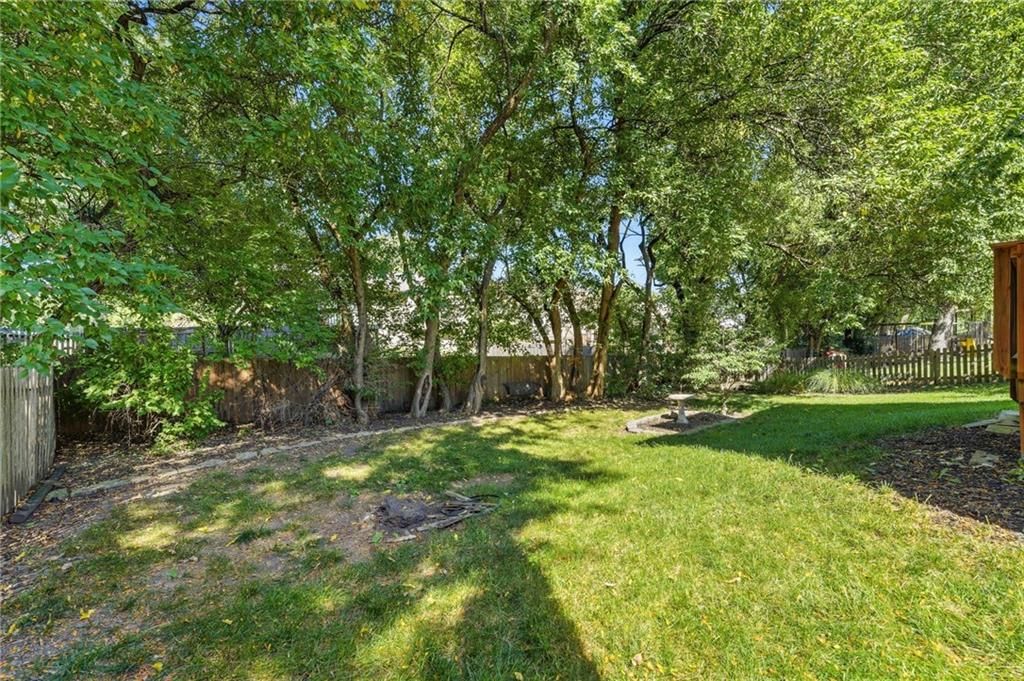 2558 NE Dale Hunter Lane — photo 19