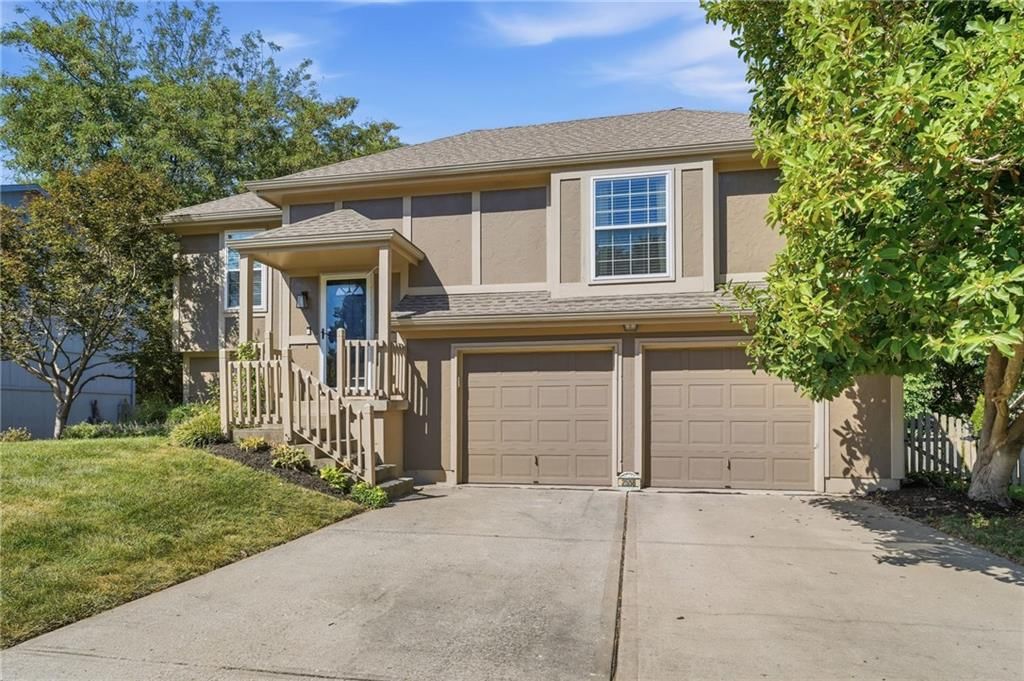 2558 NE Dale Hunter Lane — photo 25