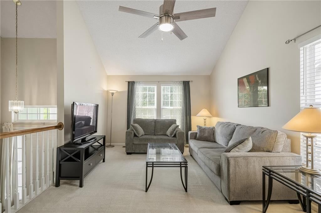 1008 N Clinton Street — photo 17