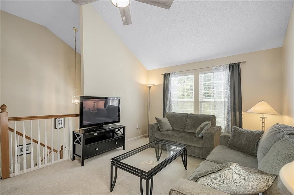 1008 N Clinton Street — photo 18