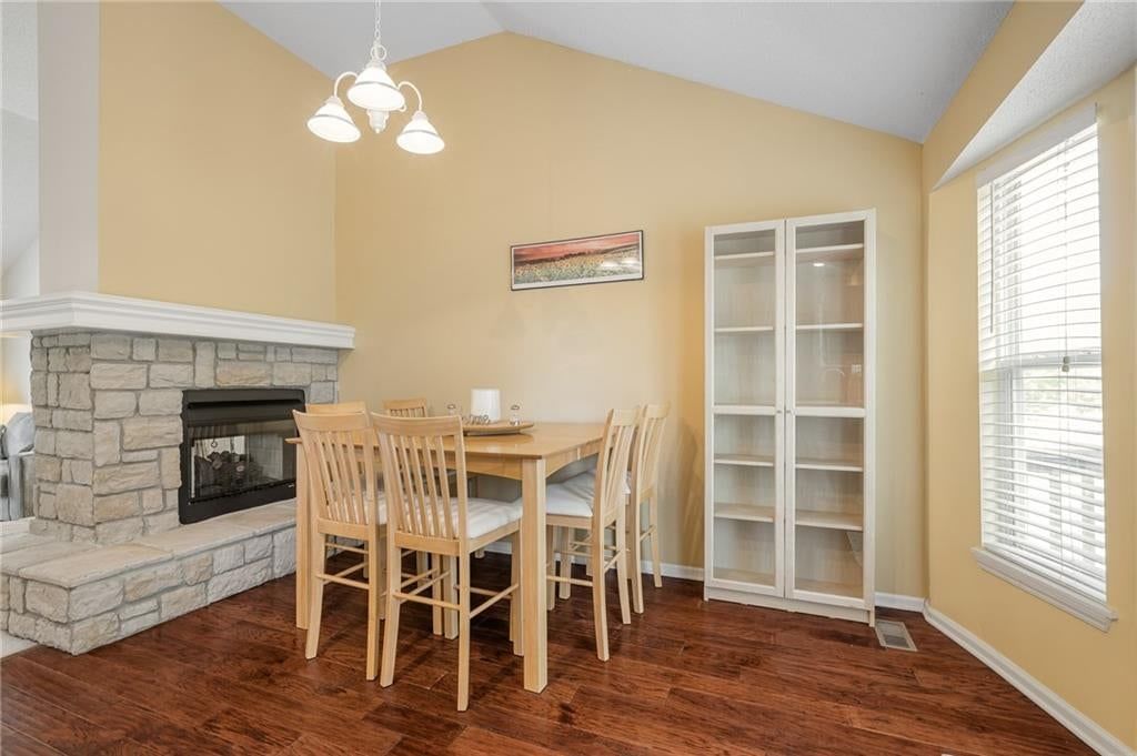 1008 N Clinton Street — photo 22