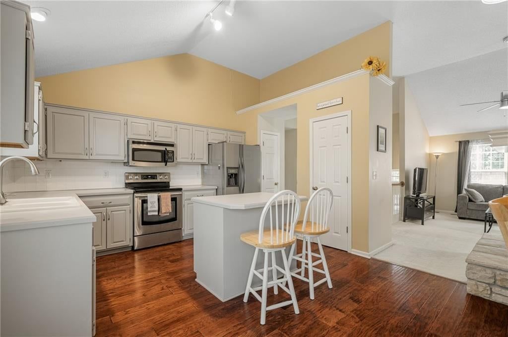 1008 N Clinton Street — photo 24