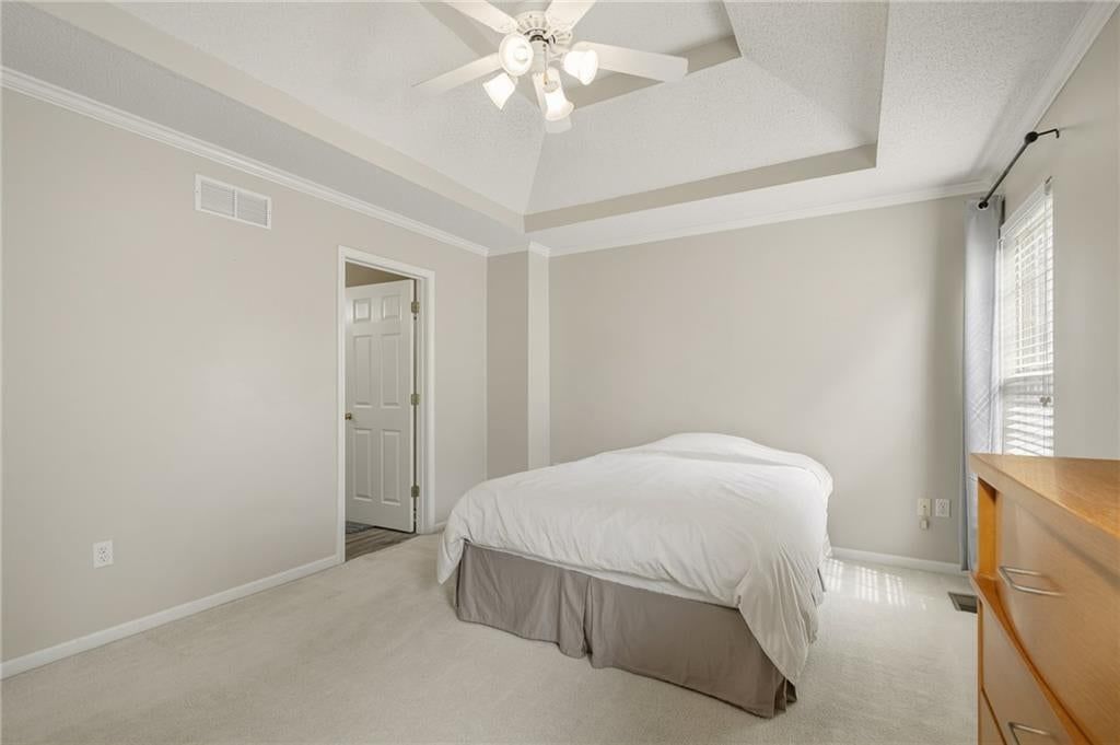 1008 N Clinton Street — photo 31