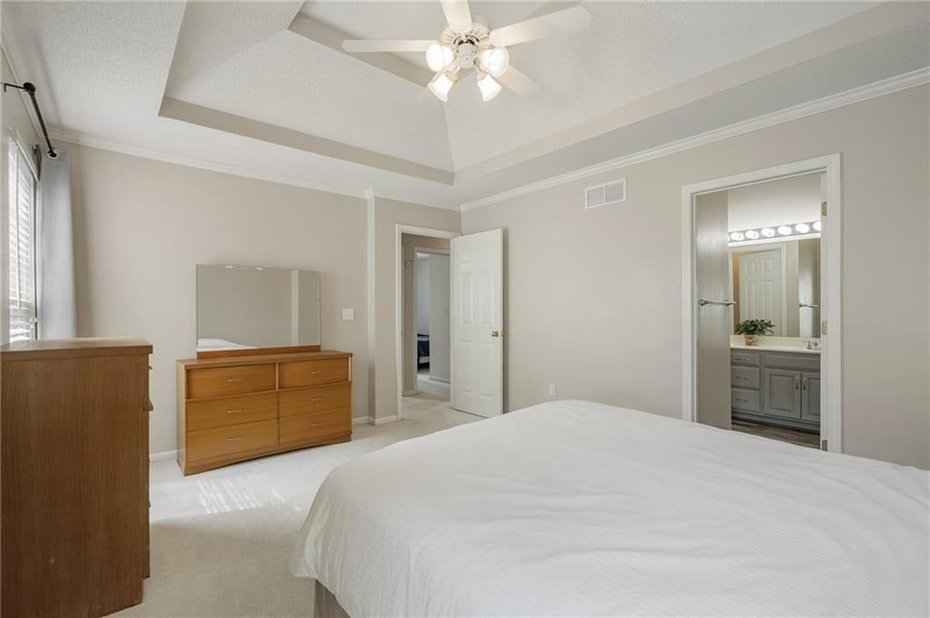 1008 N Clinton Street — photo 32