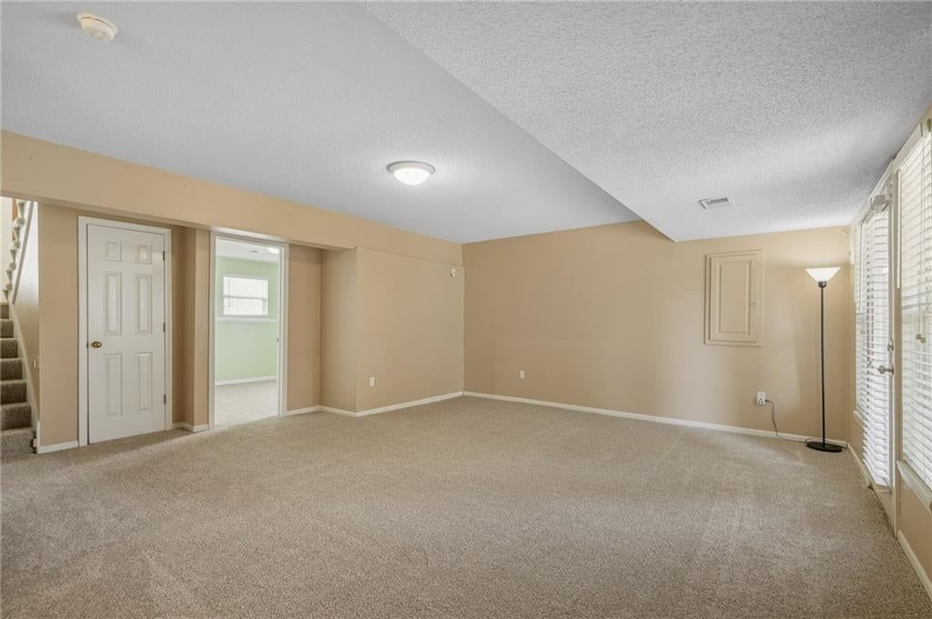 1008 N Clinton Street — photo 42