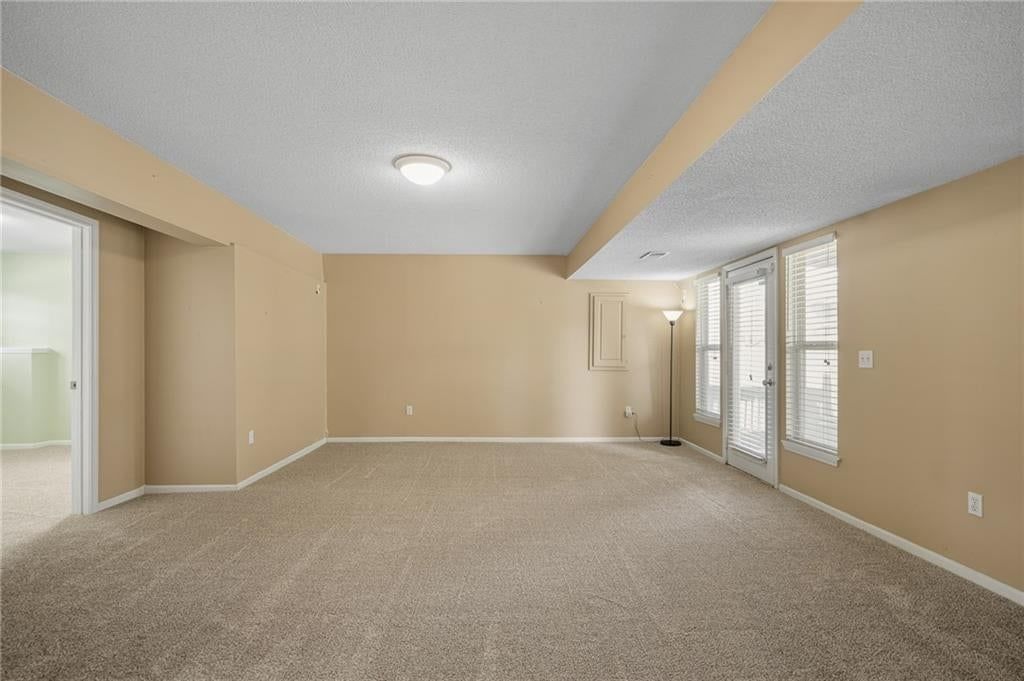 1008 N Clinton Street — photo 44