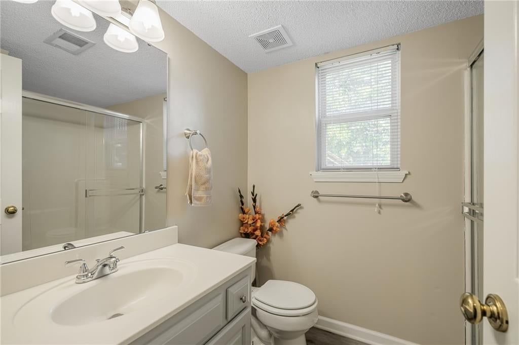 1008 N Clinton Street — photo 48