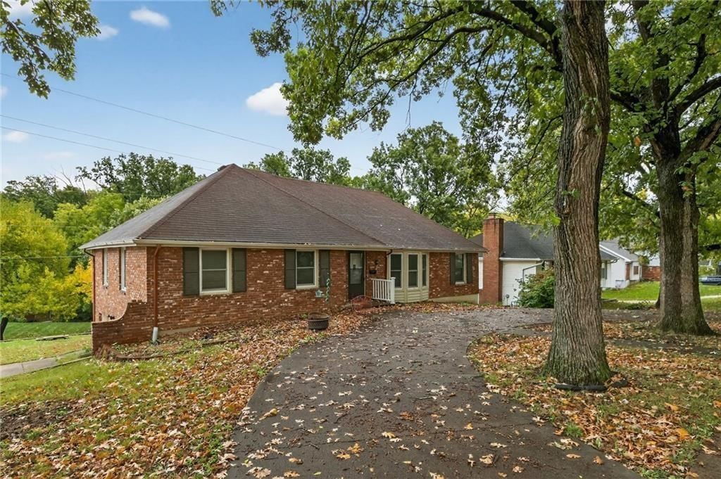 6761 N Woodland Avenue — photo 3