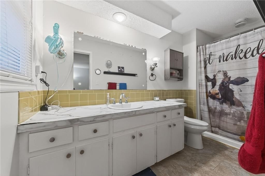 6761 N Woodland Avenue — photo 18