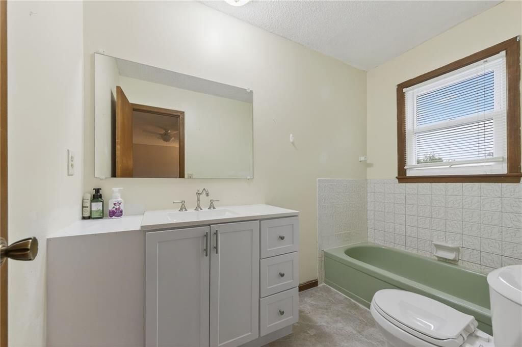 6761 N Woodland Avenue — photo 23