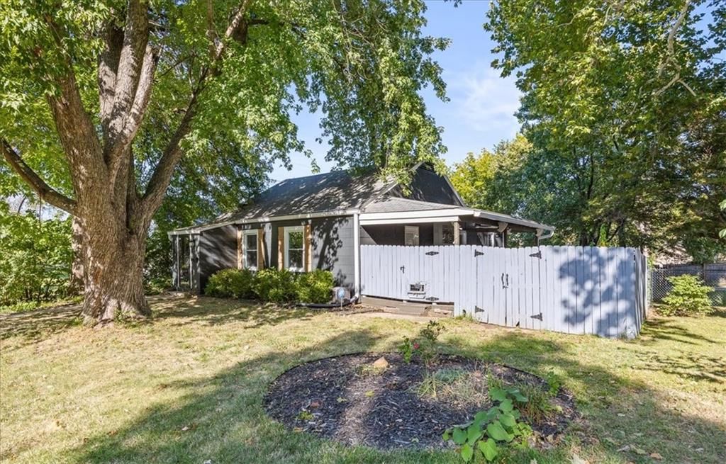 4705 Reinhardt Drive — photo 3