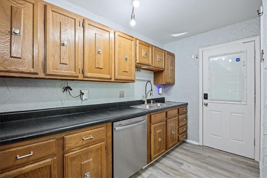 4705 Reinhardt Drive — photo 9