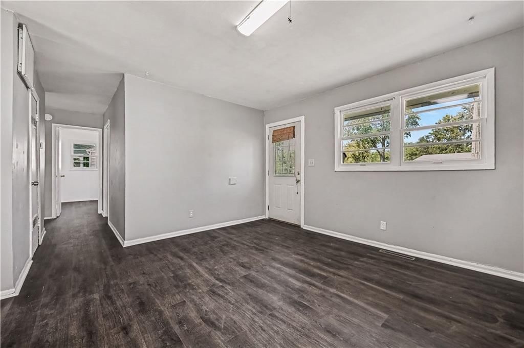 4024 Lawndale Avenue — photo 5