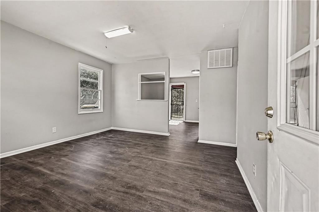4024 Lawndale Avenue — photo 6