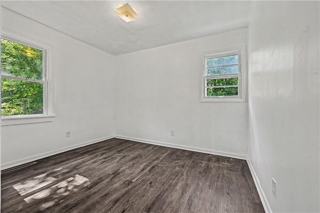 4024 Lawndale Avenue — photo 11