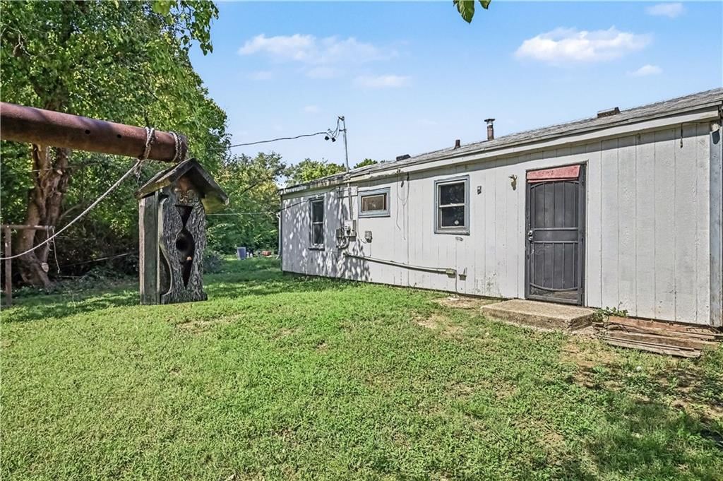 4024 Lawndale Avenue — photo 14