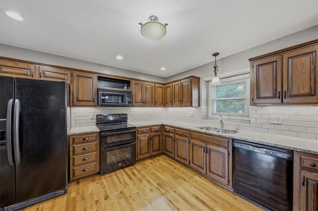 10232 Tracy Avenue — photo 10