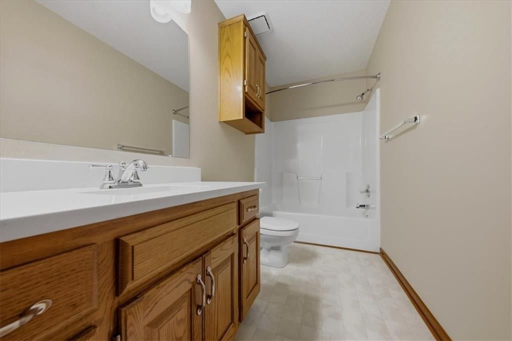 10232 Tracy Avenue — photo 19