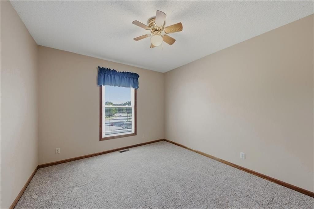 10232 Tracy Avenue — photo 24