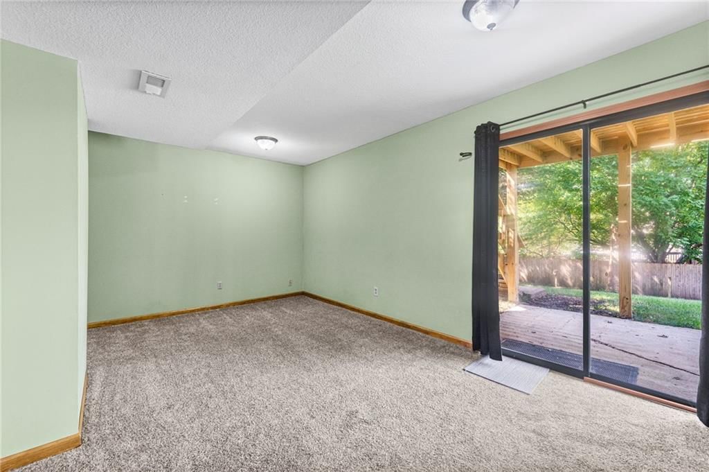 10902 N Harrison Street — photo 24