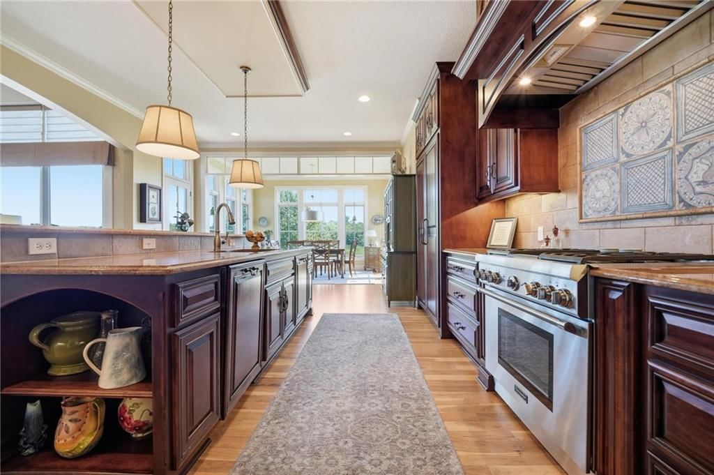 10405 N Saint Clair Avenue — photo 12