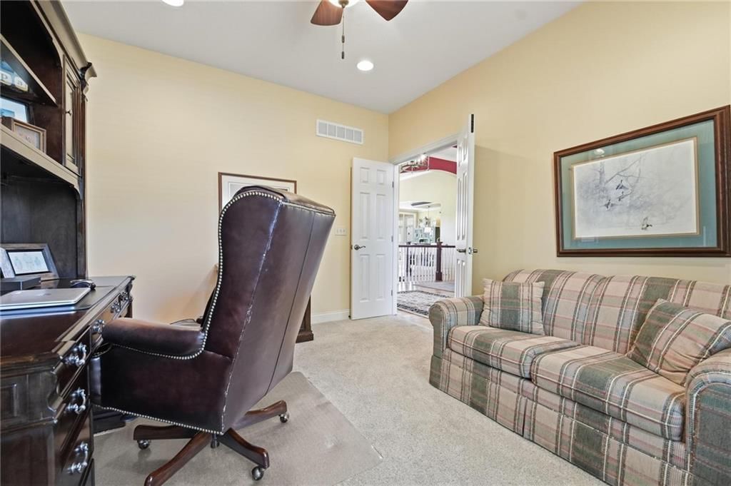 10405 N Saint Clair Avenue — photo 21