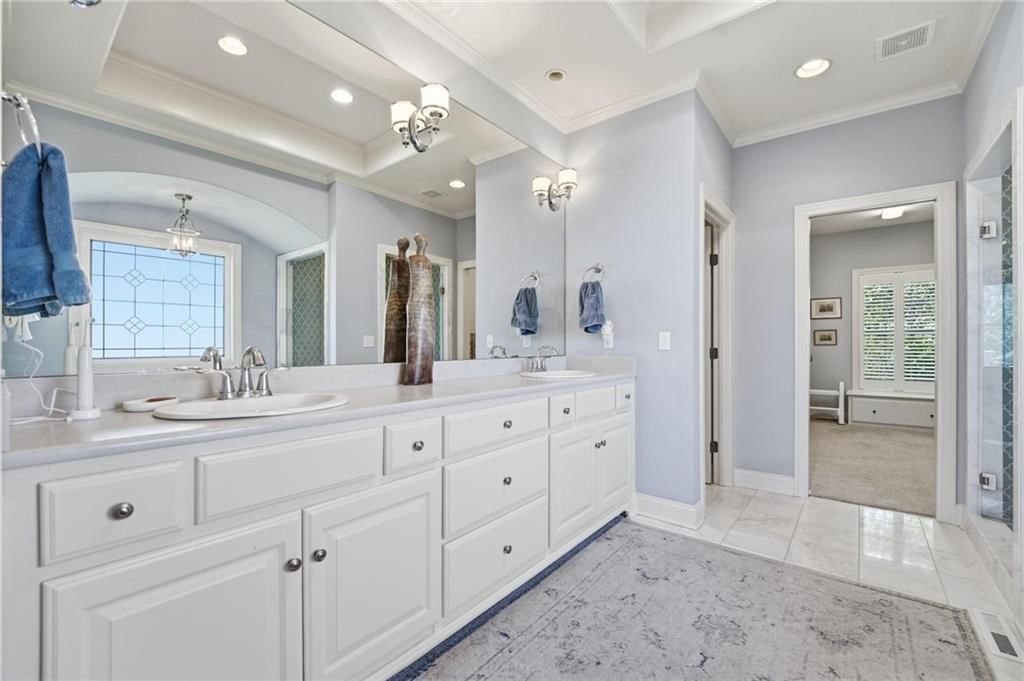 10405 N Saint Clair Avenue — photo 26