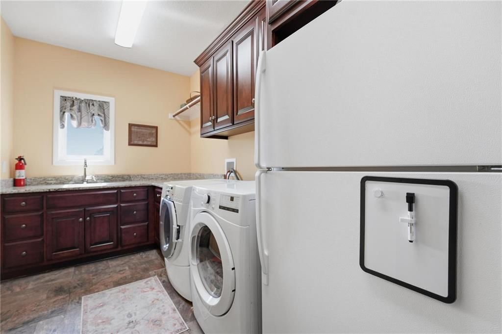 10405 N Saint Clair Avenue — photo 33