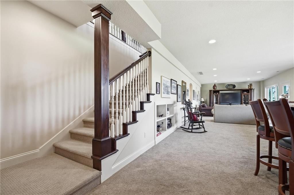 10405 N Saint Clair Avenue — photo 36