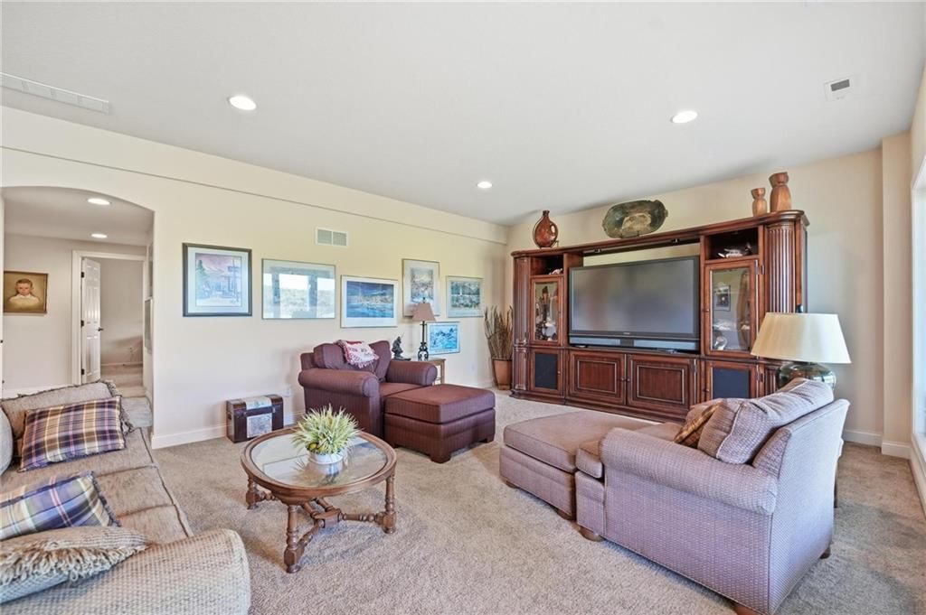 10405 N Saint Clair Avenue — photo 42