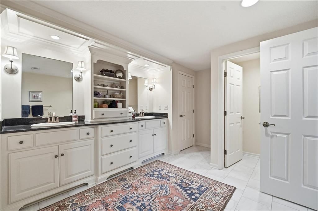 10405 N Saint Clair Avenue — photo 46