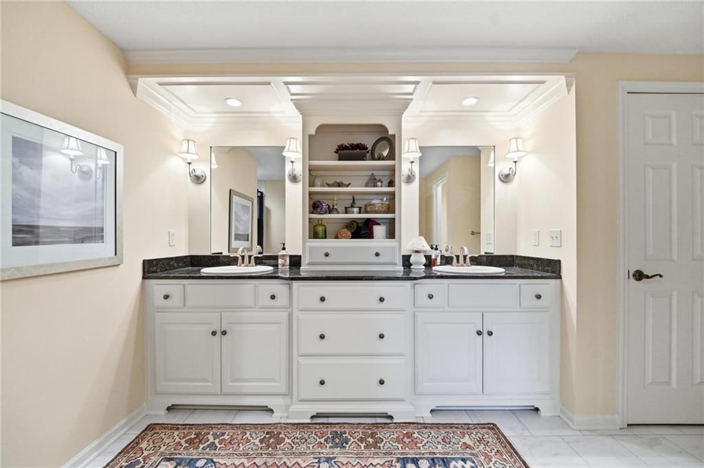 10405 N Saint Clair Avenue — photo 48