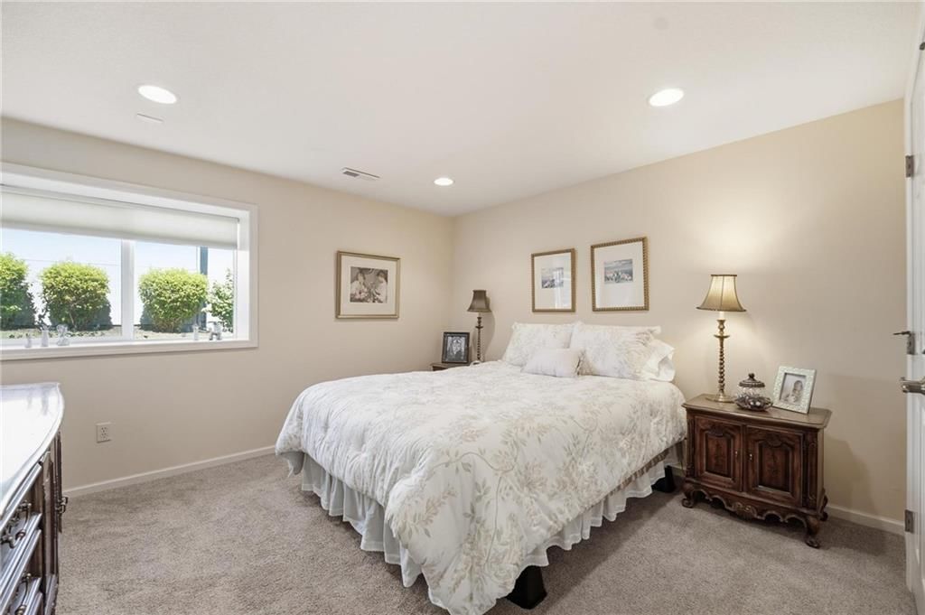 10405 N Saint Clair Avenue — photo 49