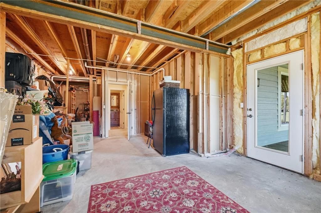 10405 N Saint Clair Avenue — photo 52