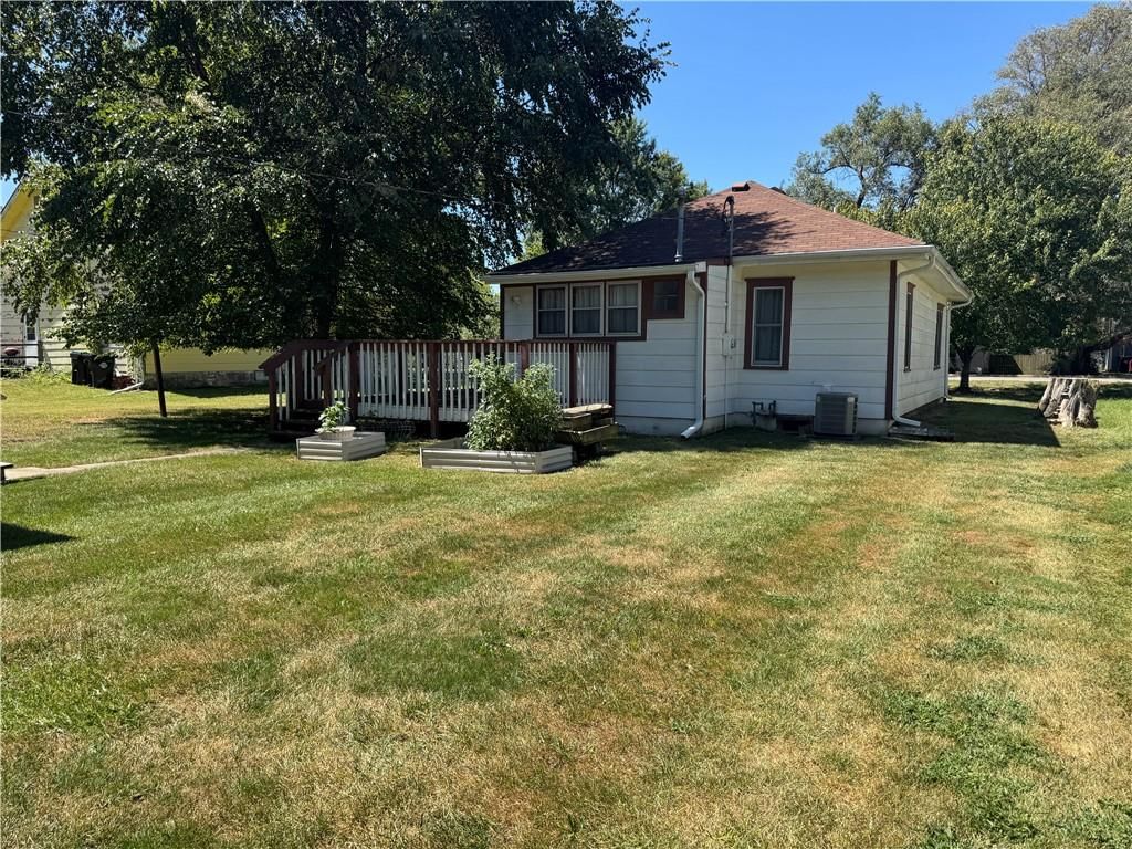 218 N Campbell Street — photo 10