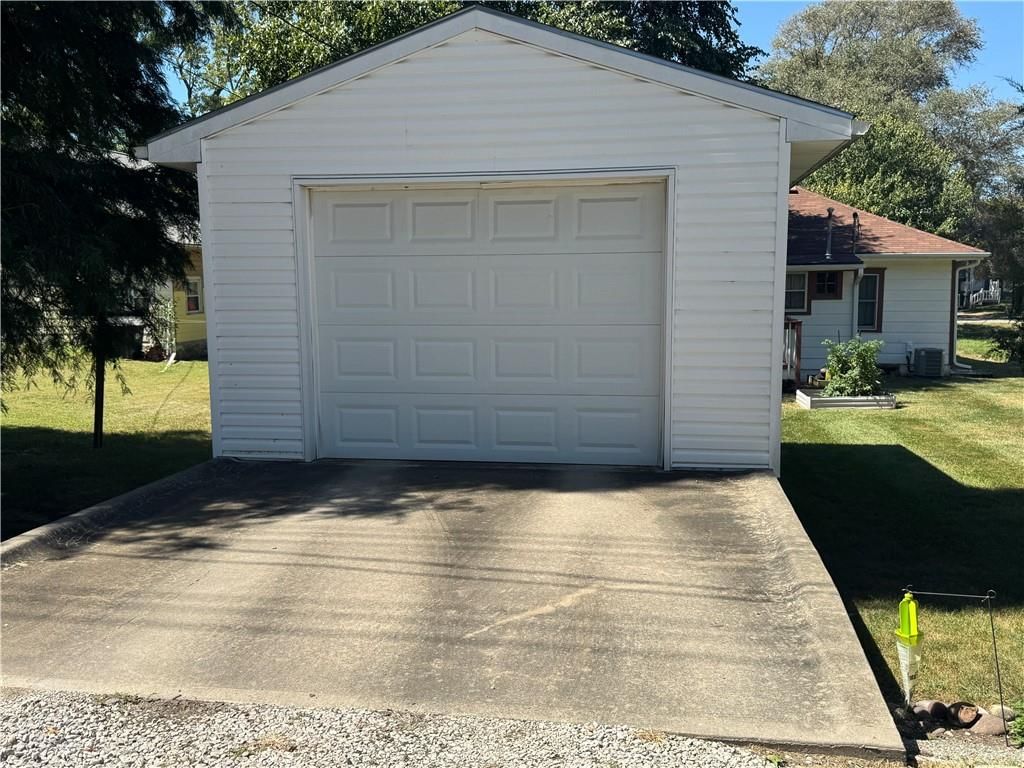 218 N Campbell Street — photo 19