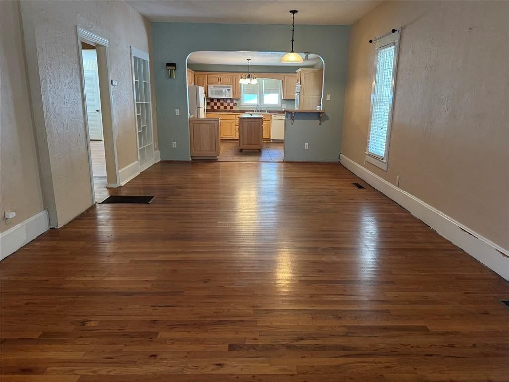 714 W 8th Street — photo 8