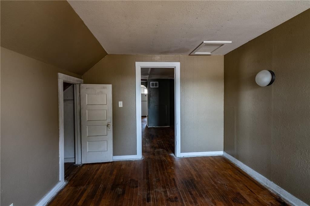610-612 W Sycamore Street — photo 6